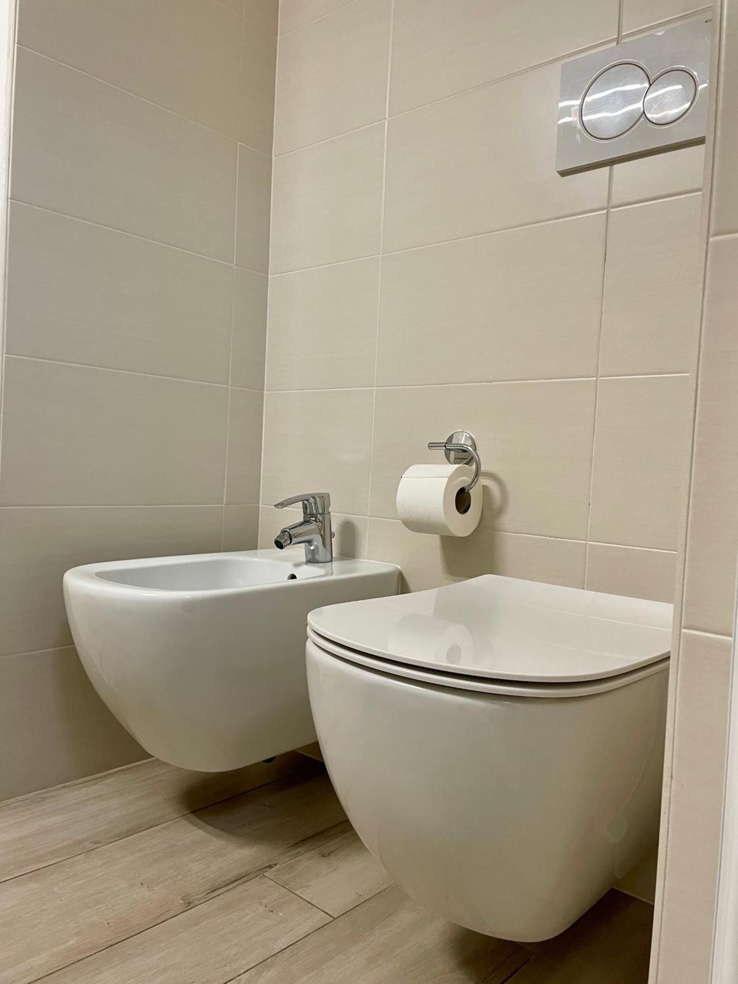Casa Mario & Laura Ferienwohnungen Free Wi-Fi Parking Malcesine Ngoại thất bức ảnh